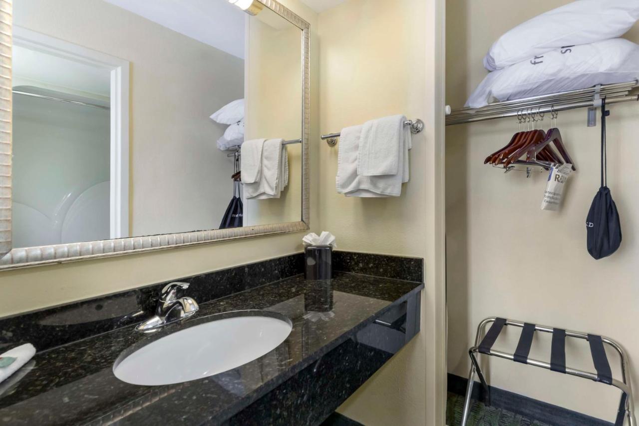 Best Western Mcallen Medical Center Екстер'єр фото